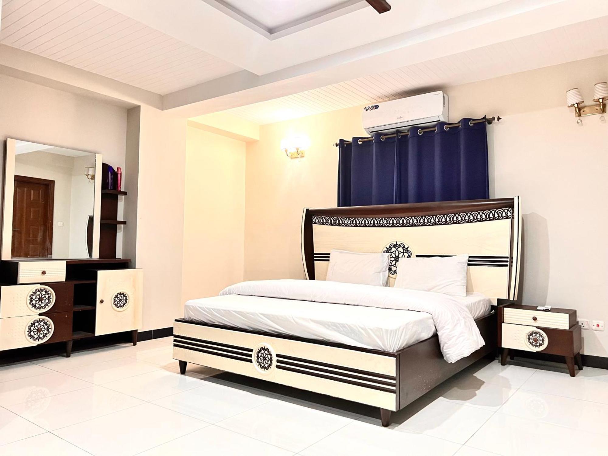 Luxury Apartment Hotel Исламабад Екстериор снимка