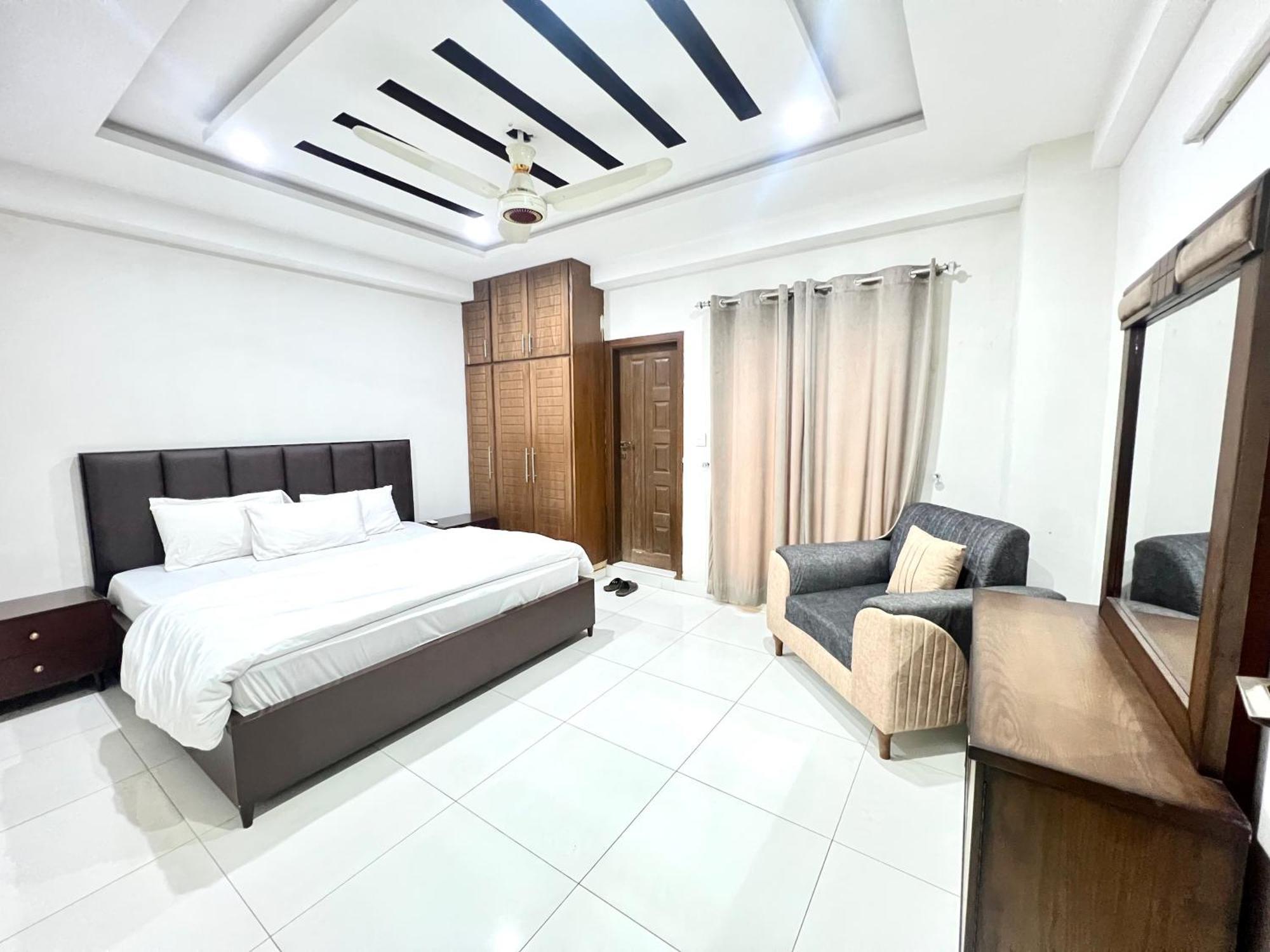 Luxury Apartment Hotel Исламабад Екстериор снимка